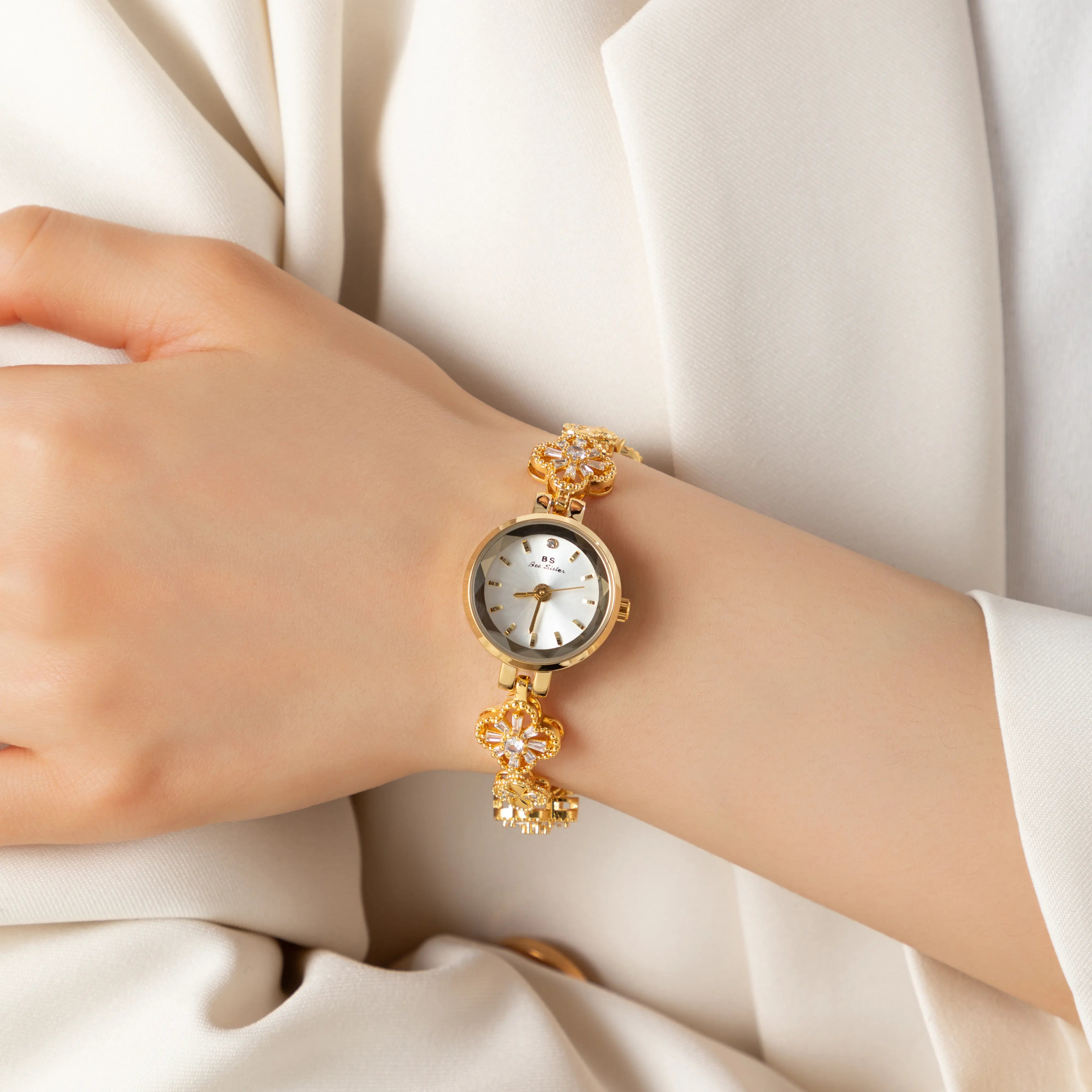 Elina – Orologio d'oro con bracciale ispirato ai fiori