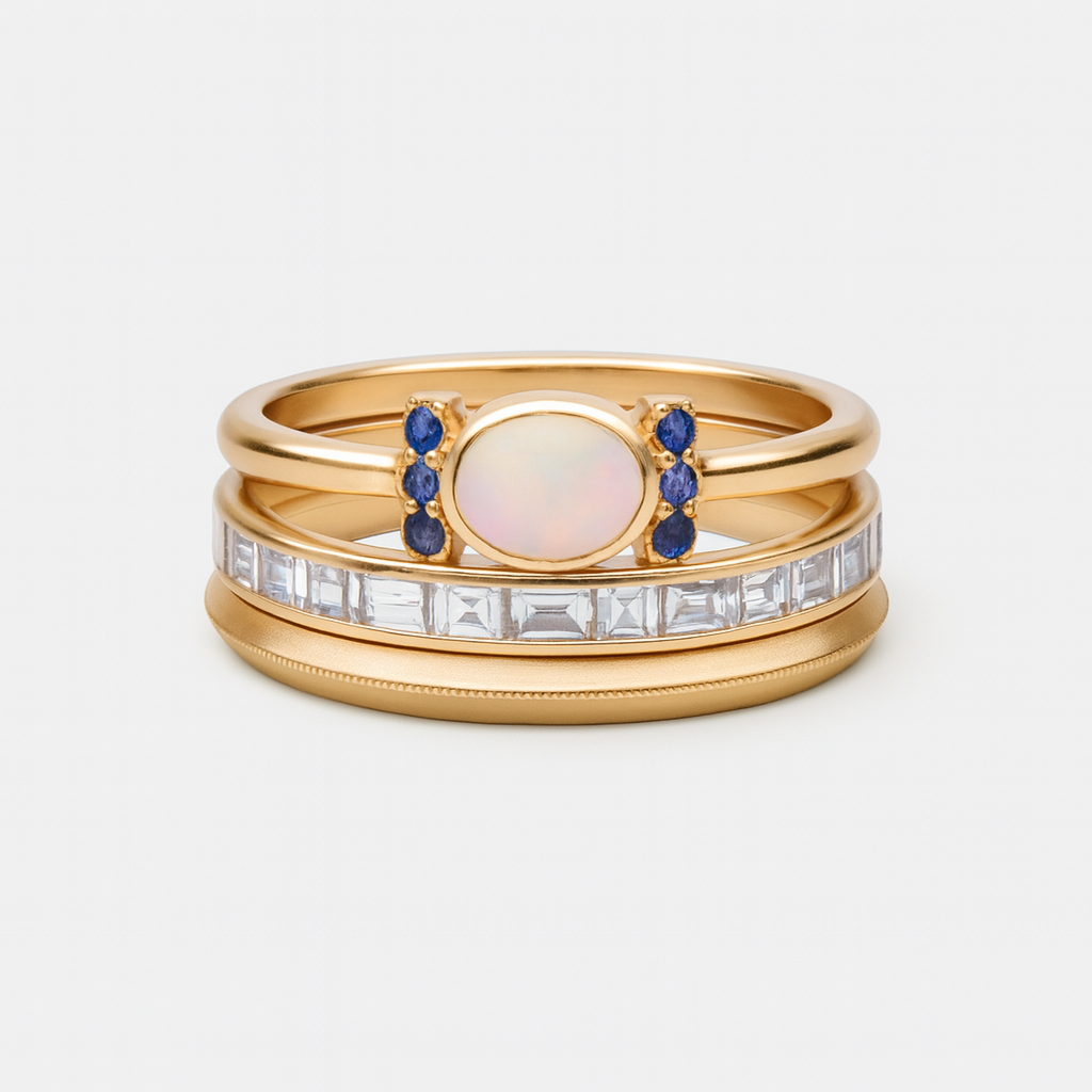 Tereza – Anello d'oro con opale luminoso e linee pulite.