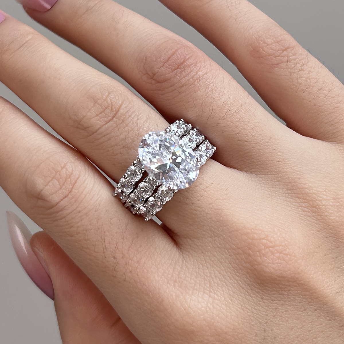 Greta – Anello con diamante d'argento e decorazione.