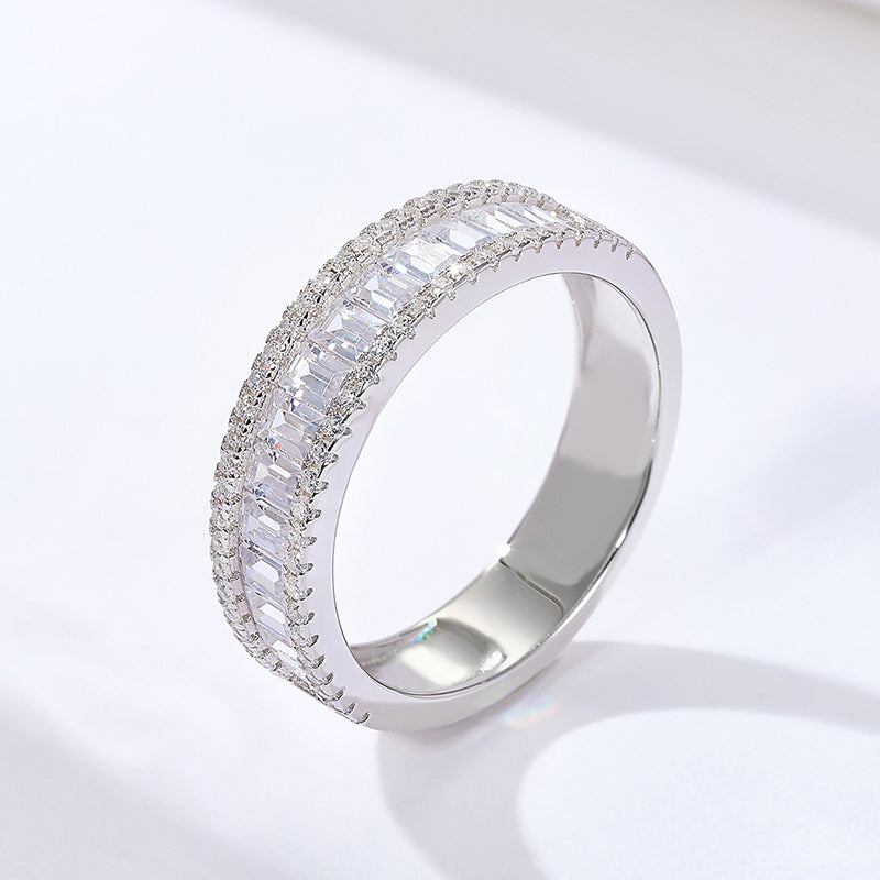 Beatrix – Anello doppio con rivestimento pavé.