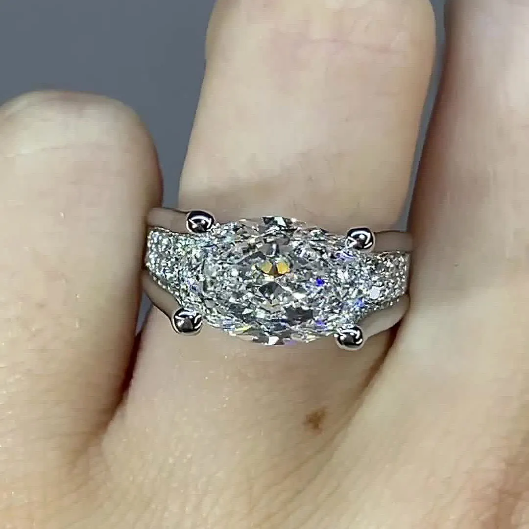 Victoria – Anello luminoso con dettagli laterali