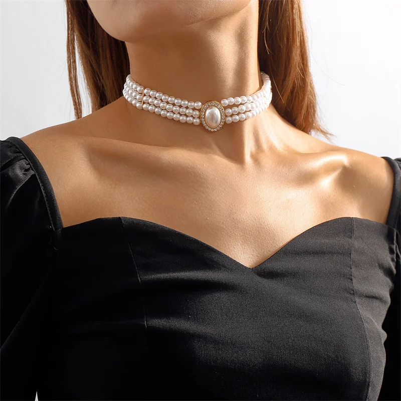 Collana Elegante con Tre Perle