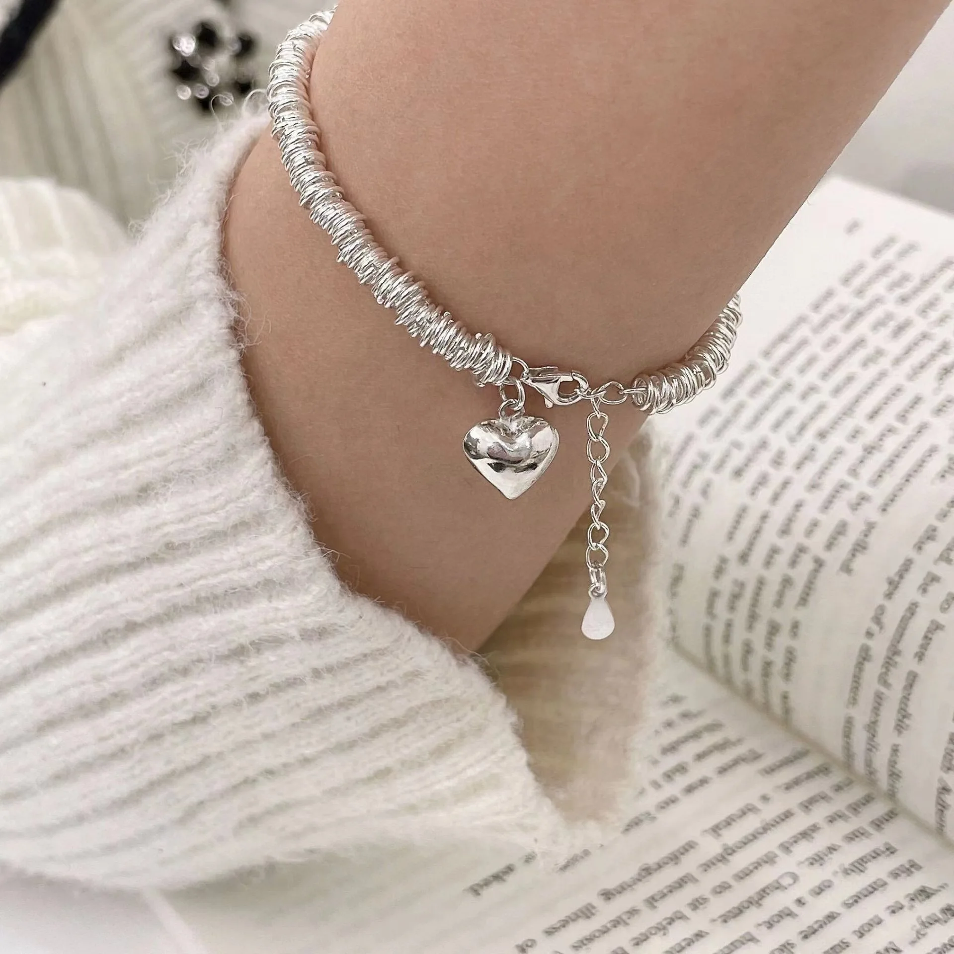 Bracciale elegante con cuore in argento