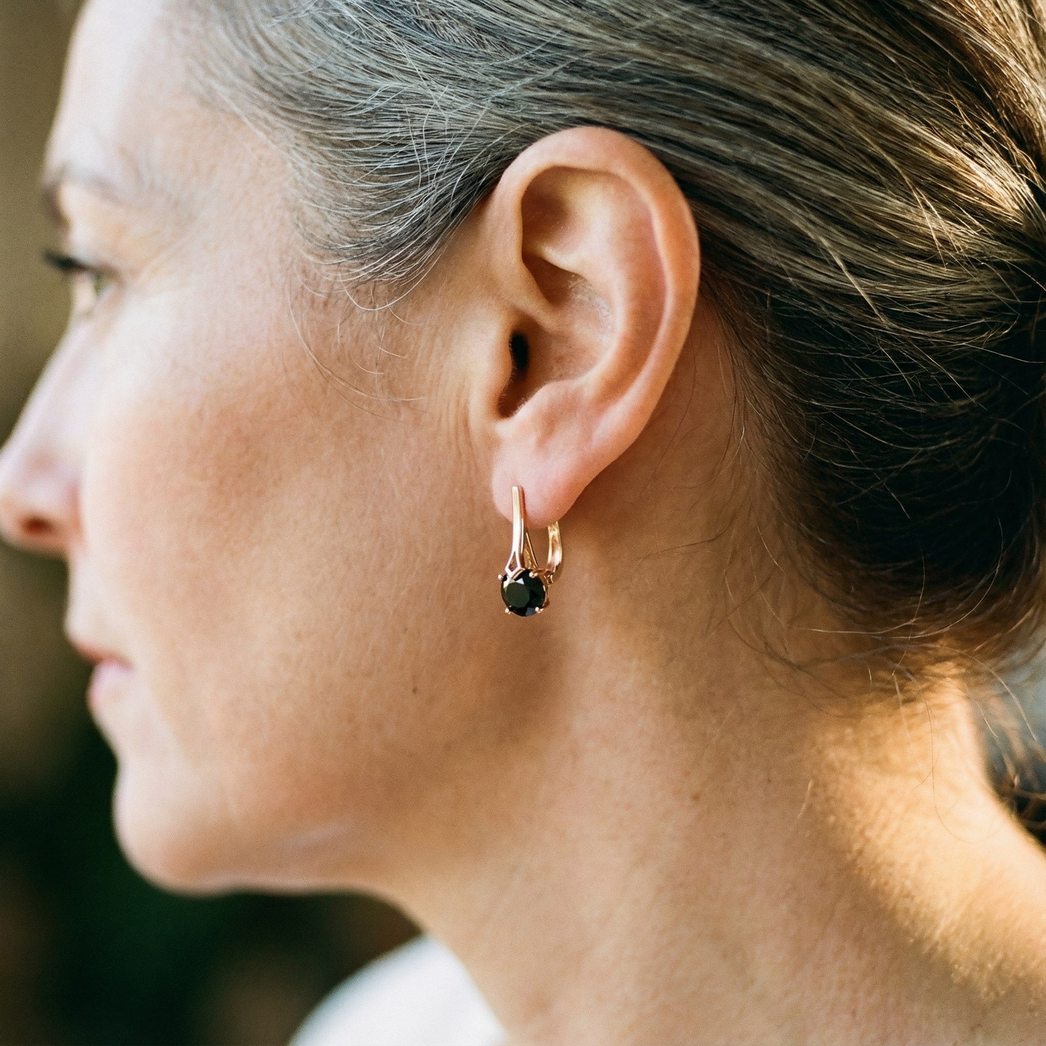 Orecchini Pendenti in Oro con Zircone Nero