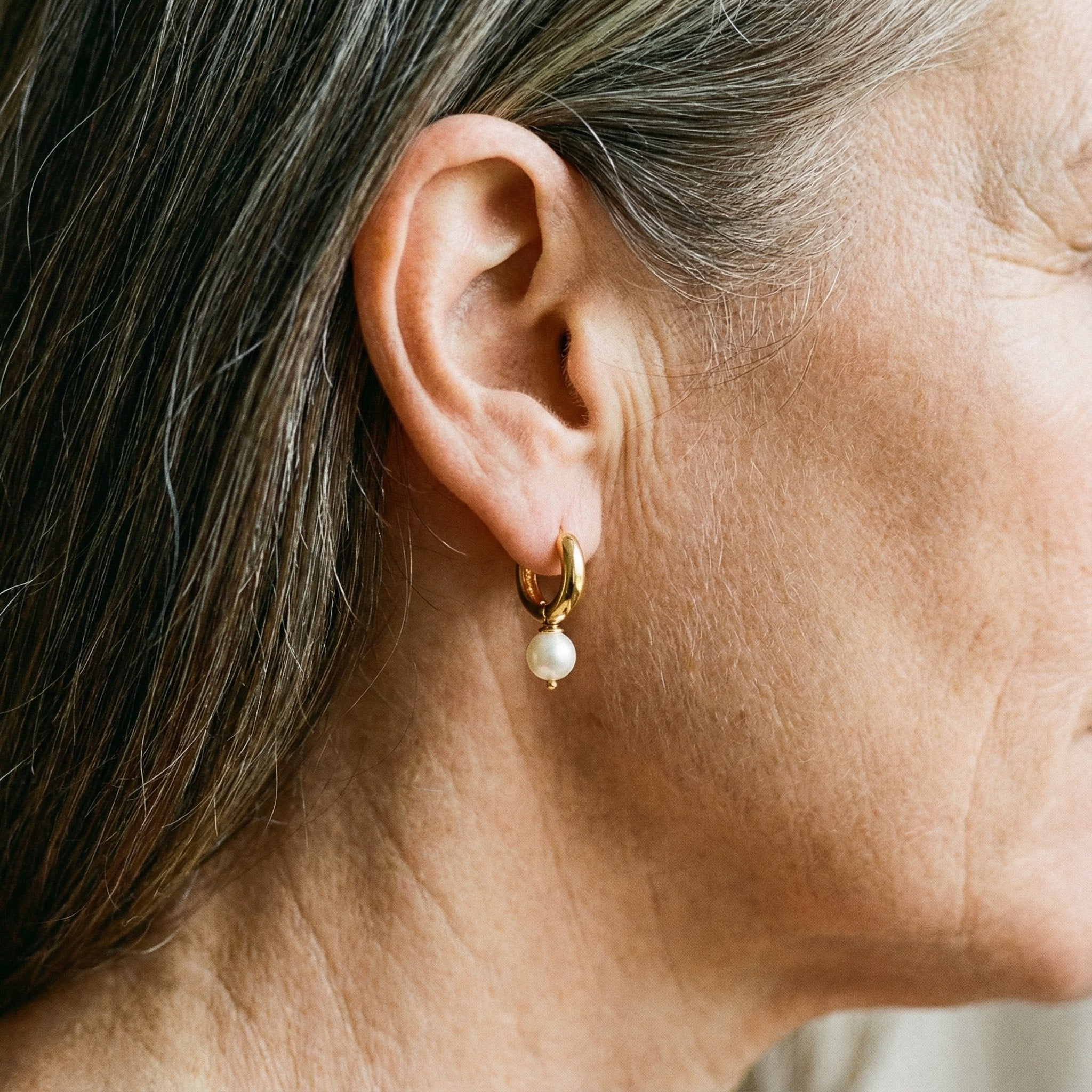 Orecchini a Perno con Perle Placcati in Oro