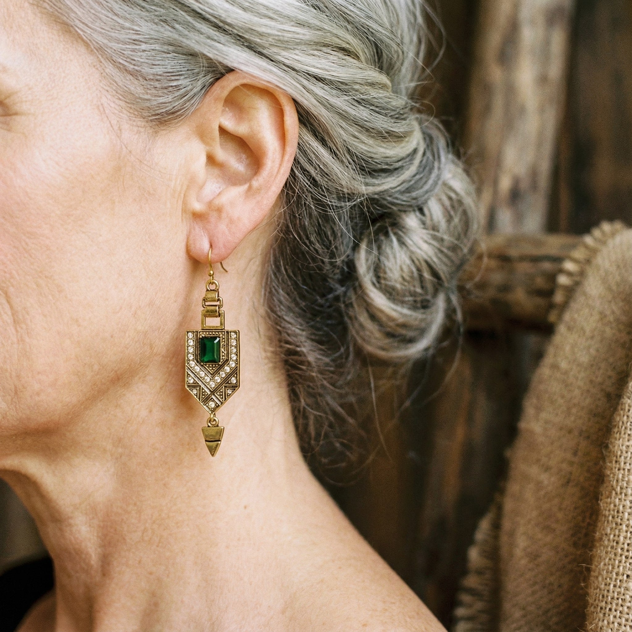 Orecchini geometrici retro in oro e verde