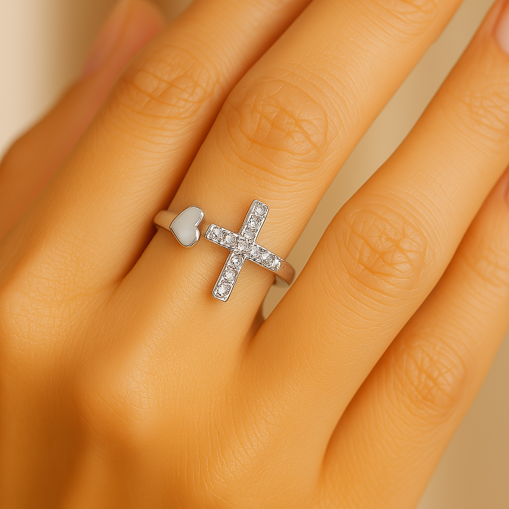 Anello regolabile in argento retro con croce "Amore"