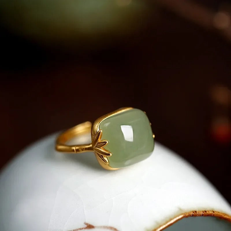 Anello retro regolabile in oro con giada verde