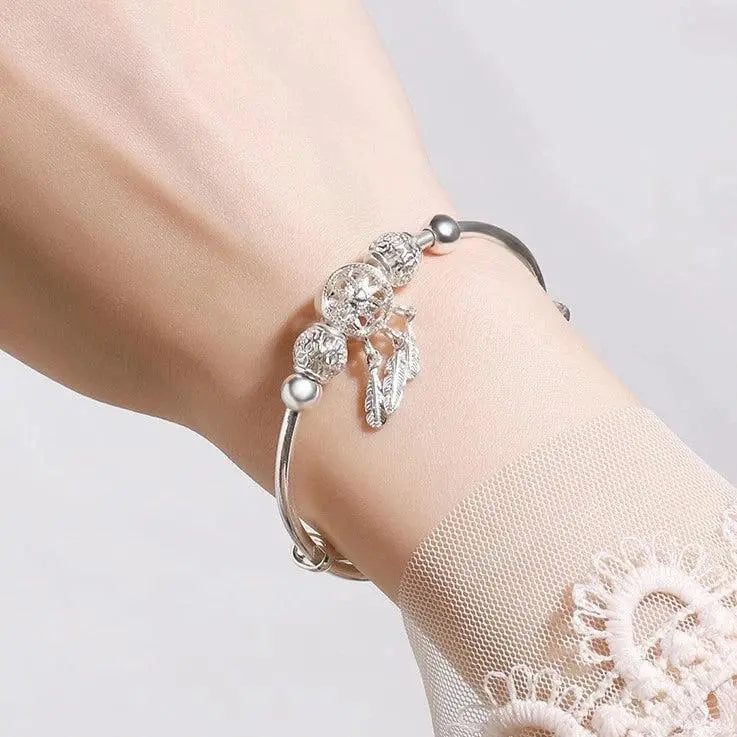 Bracciale Regolabile con Ciondolo a Tre Foglie in Argento