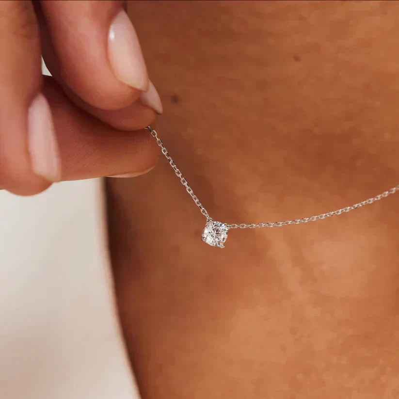 Collana Klára con pietra di moissanite