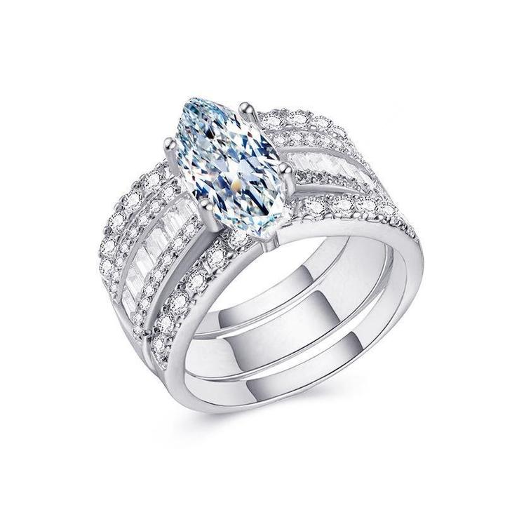 Verena – Set di anelli con cristallo e dettagli dorati.