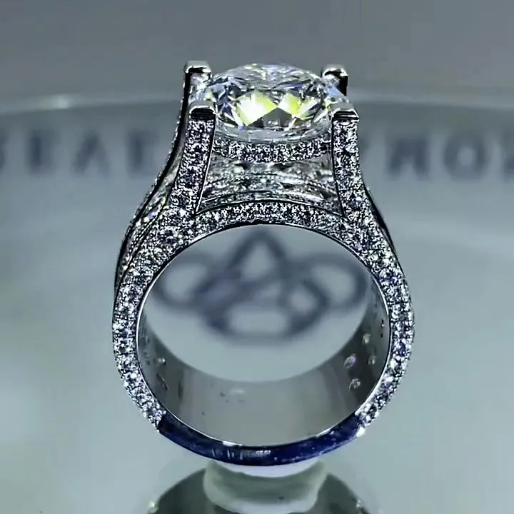 Gelsomino – Anello con un diamante estremamente brillante e montatura vintage