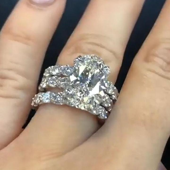 Greta – Anello con diamante d'argento e decorazione.