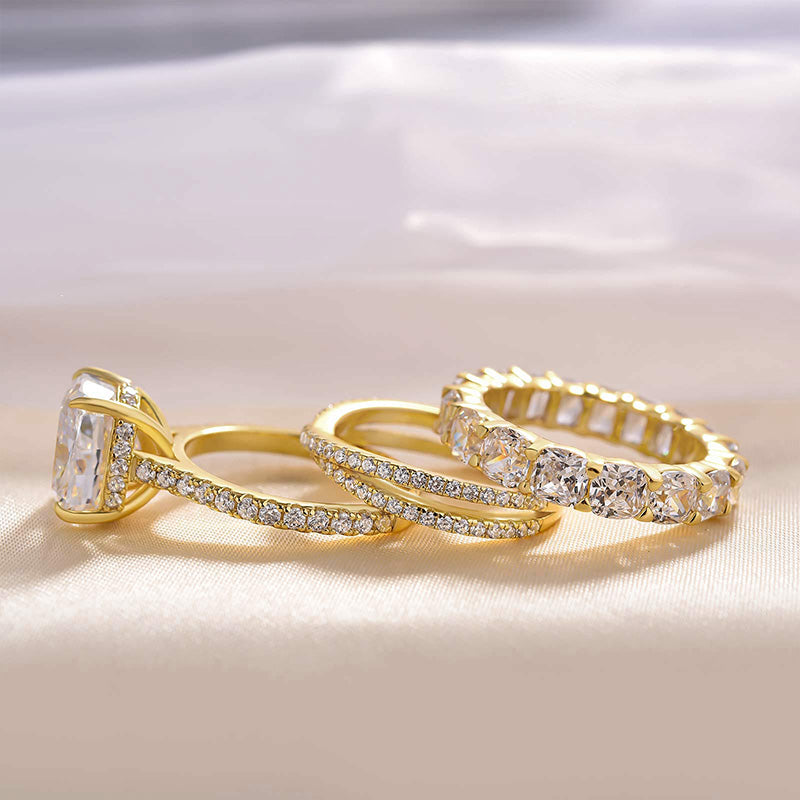 Iris – Anello con diamante e pietra ovale.