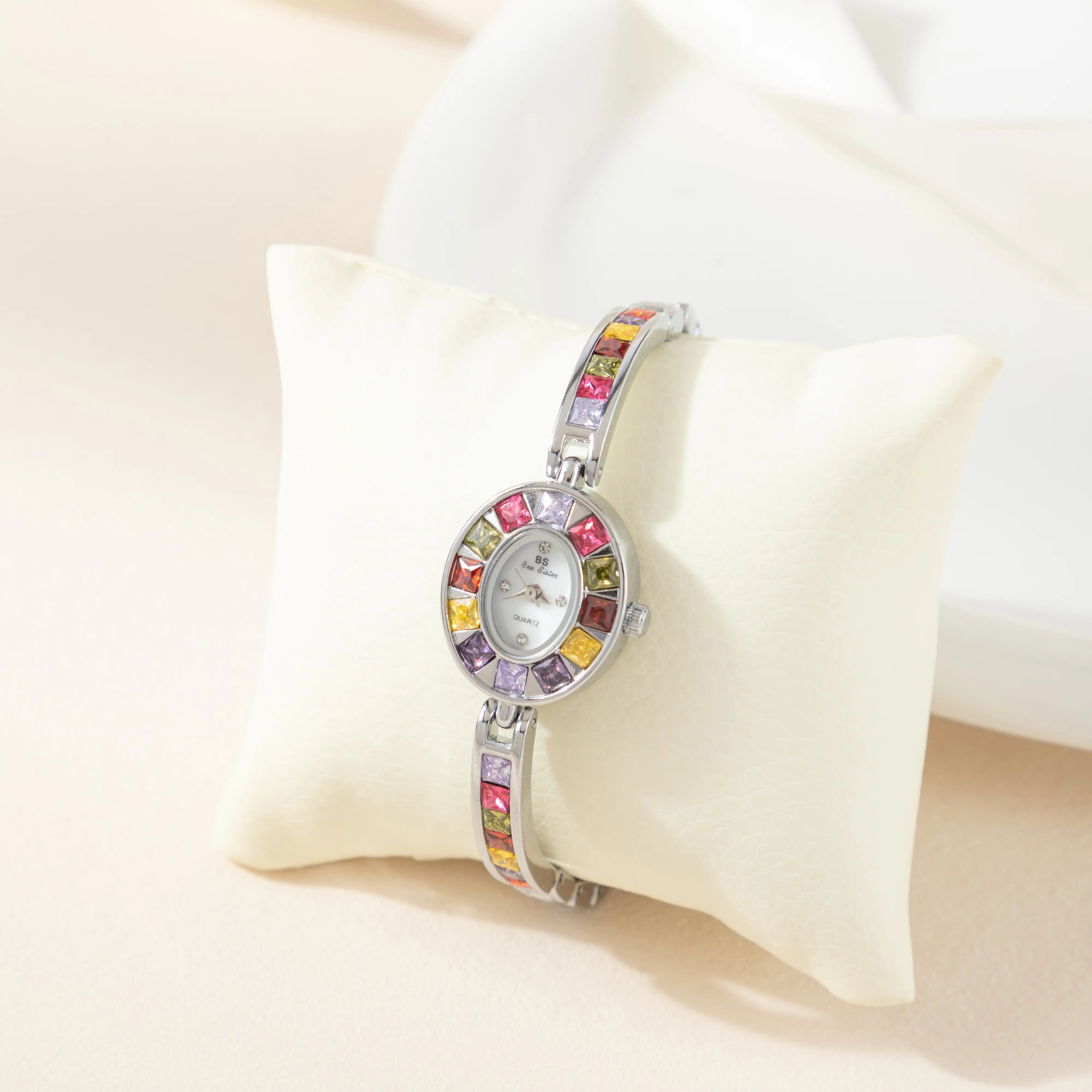 Amélie – Orologio dorato con quadrante in vetro.