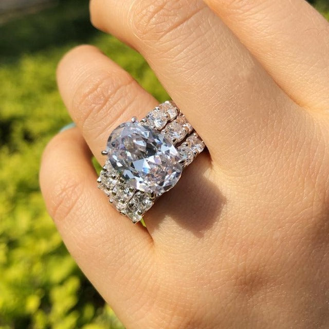 Greta – Anello con diamante d'argento e decorazione.