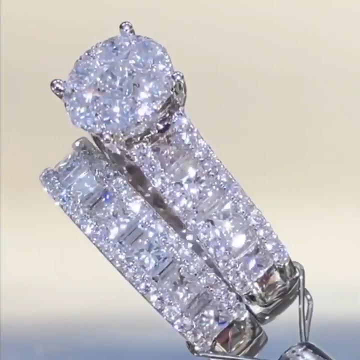 Beatrix – Anello doppio con rivestimento pavé.