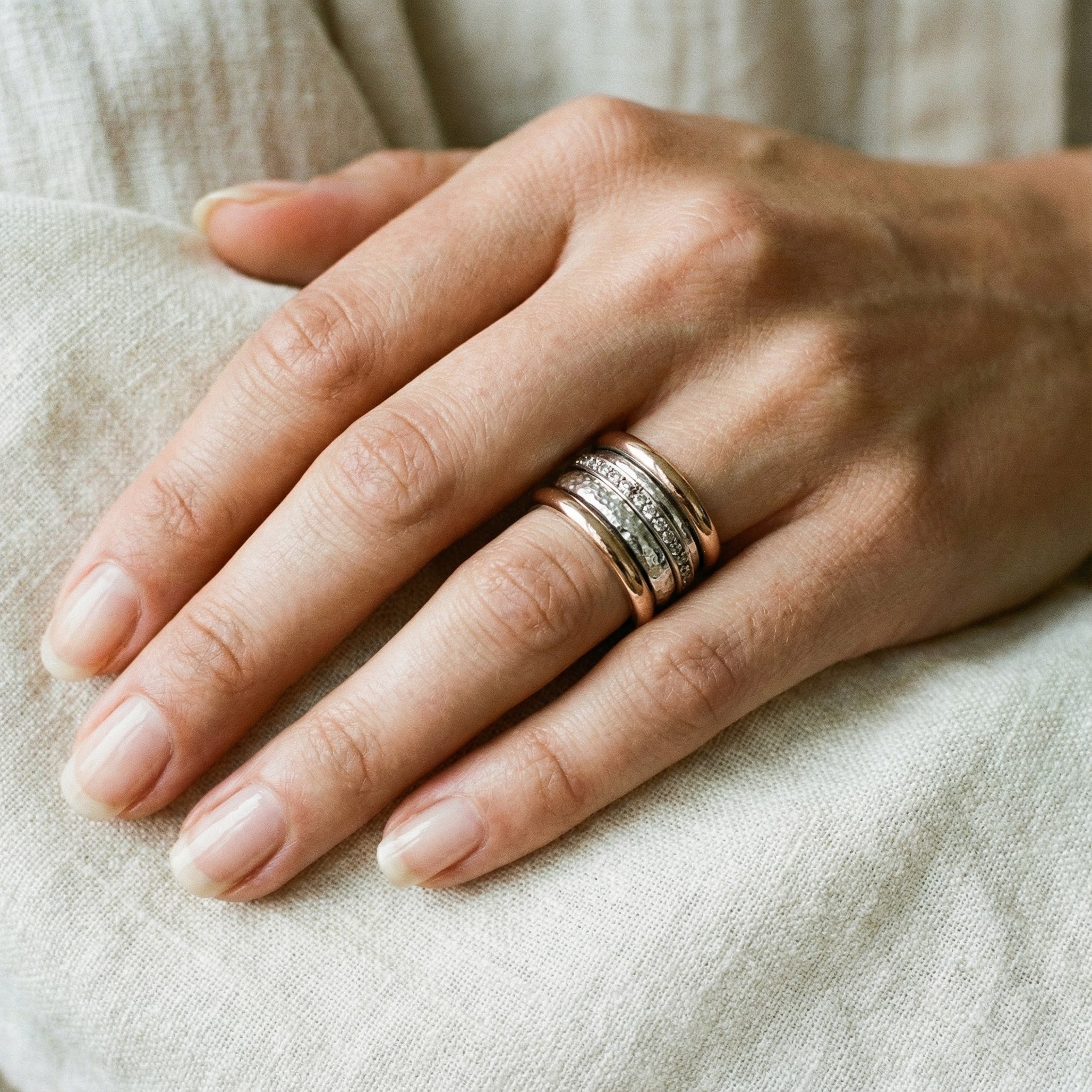 Anello Vintaj Oro Spesso a Strati