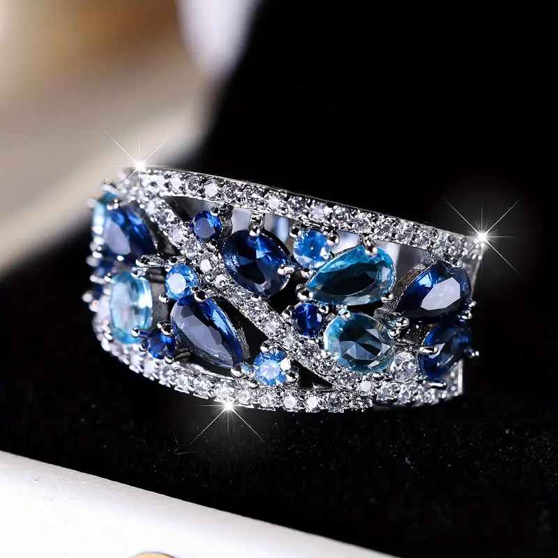 Anello in Argento Anticato con Luce Blu
