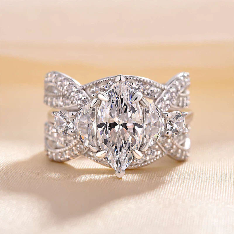 Emilia – Anello con brillante diamante e taglio rettangolare.