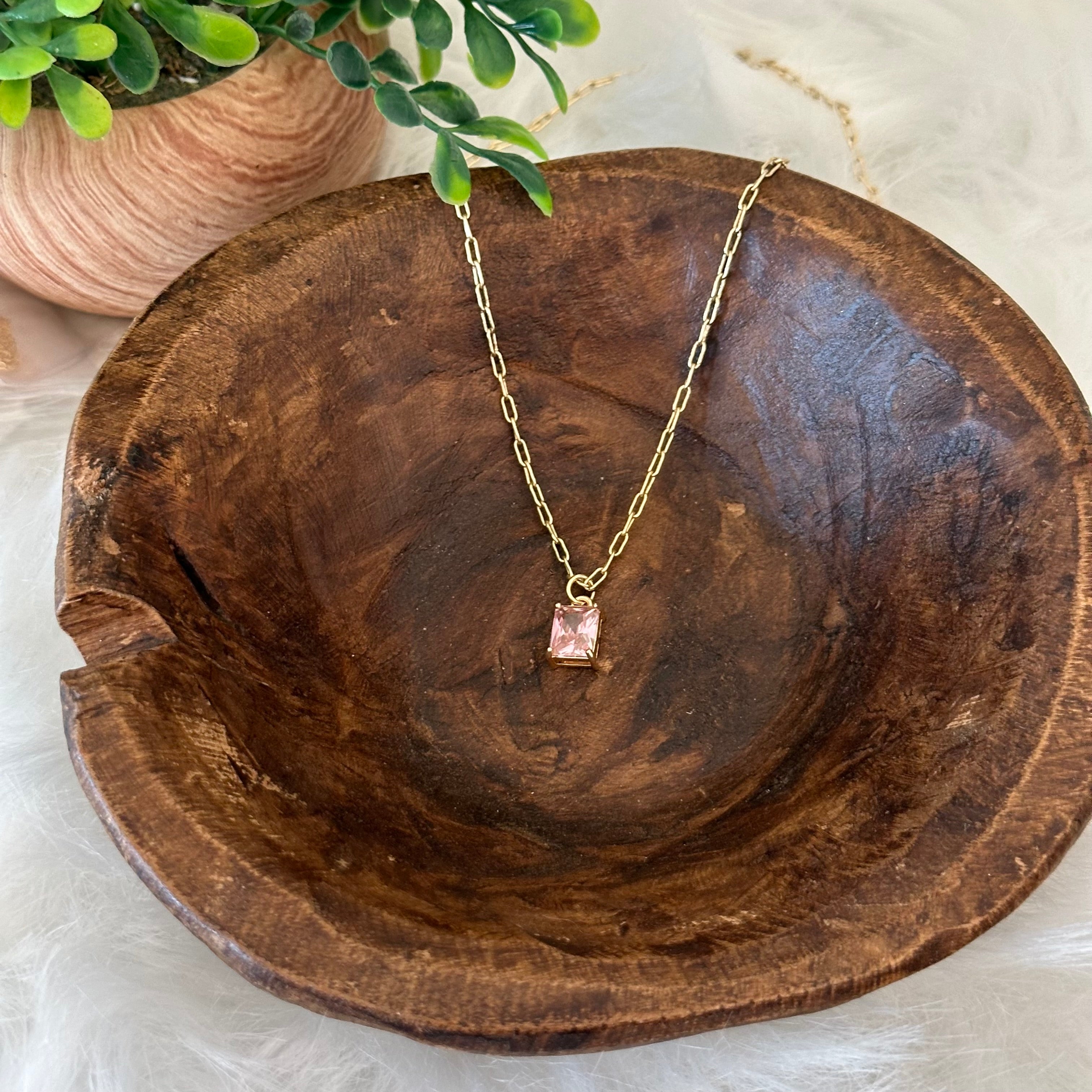 Collana con Pendente a Taglio Smeraldo