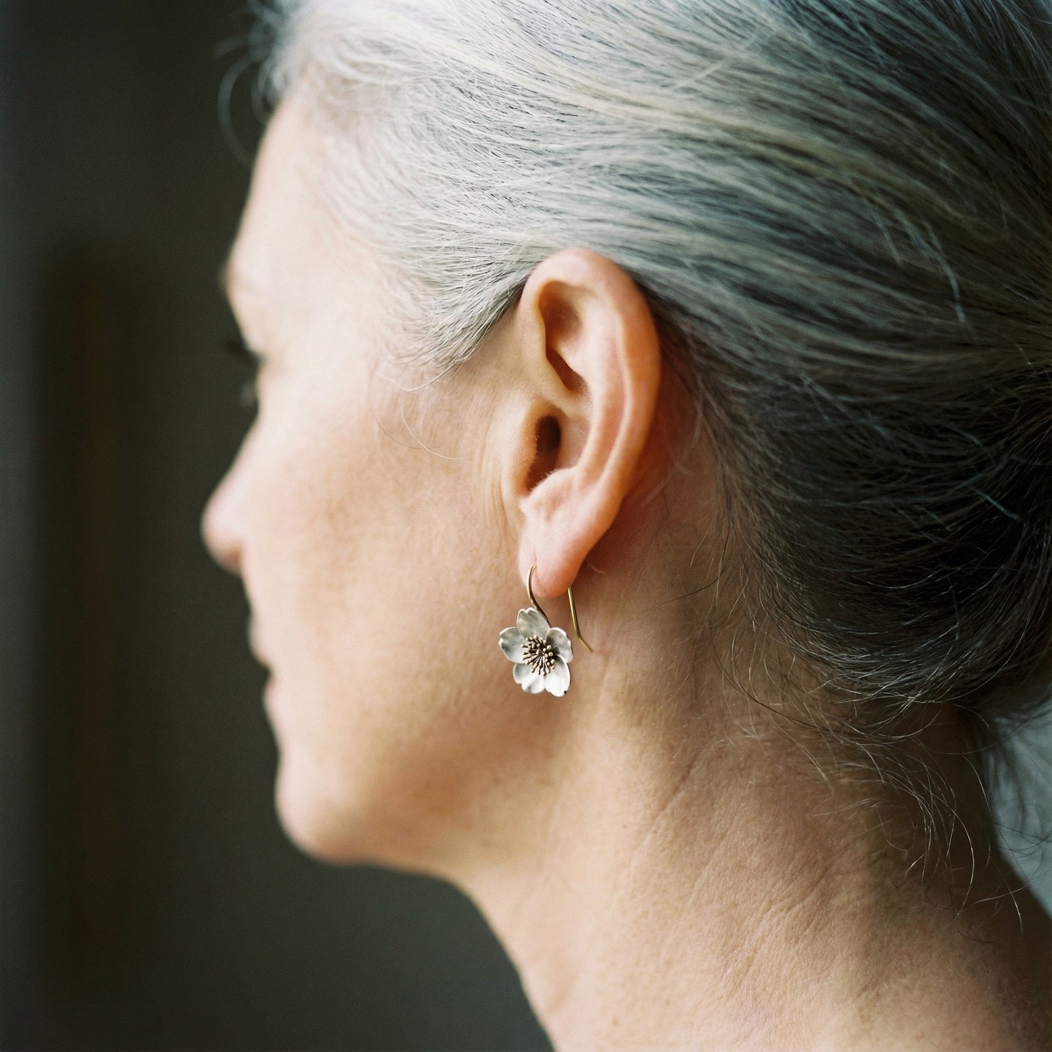 Orecchini retrò in argento e oro con fiori