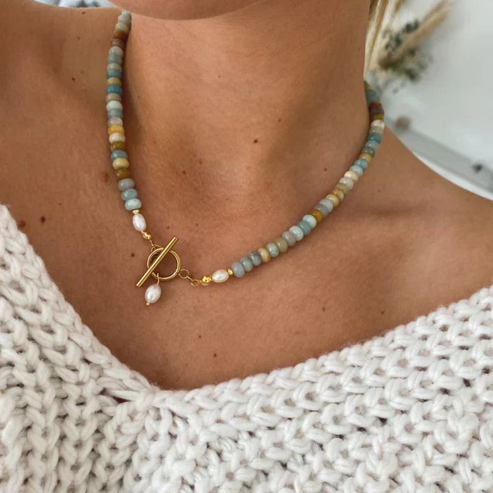 Collana retrò in oro con pietre