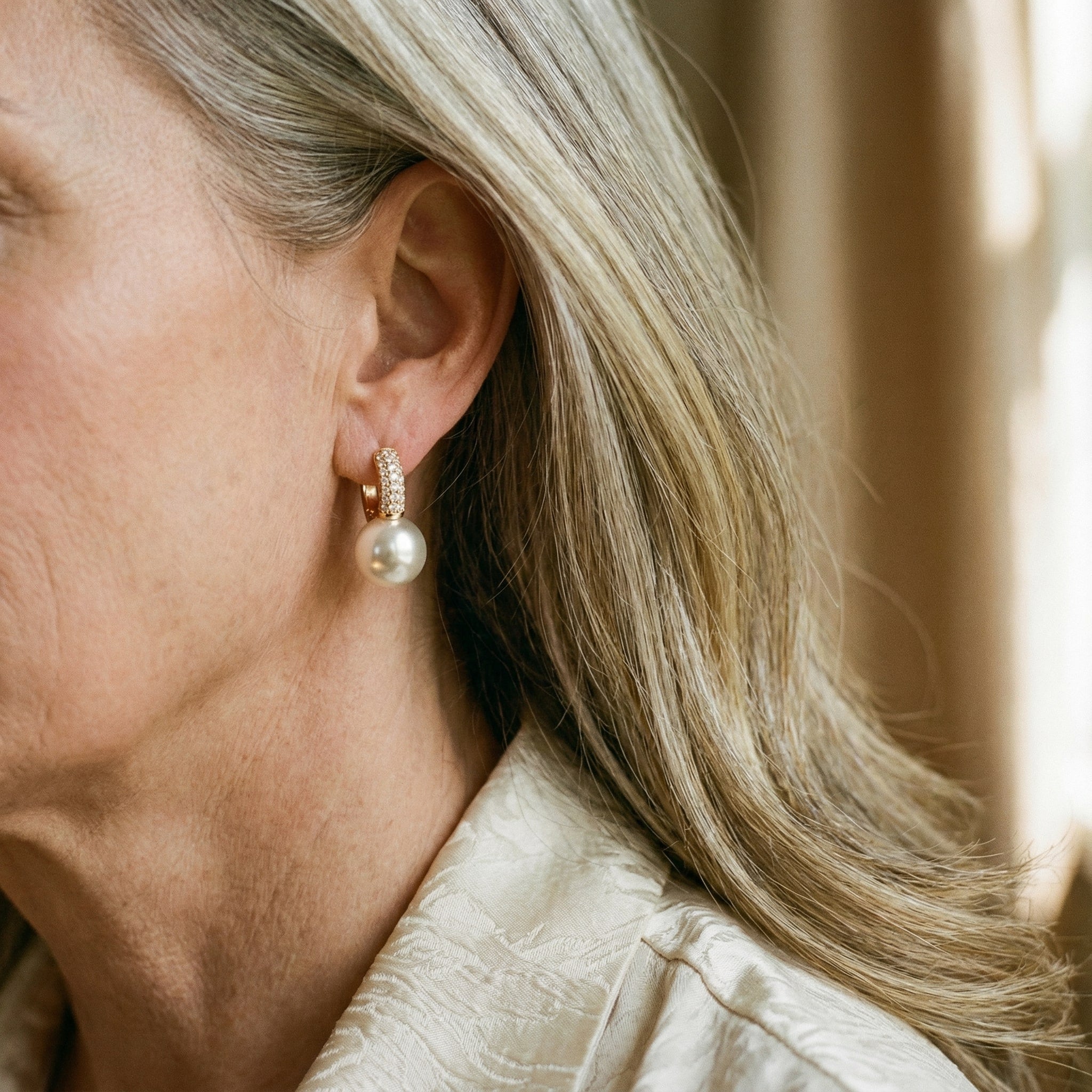 Orecchini in perle con strass