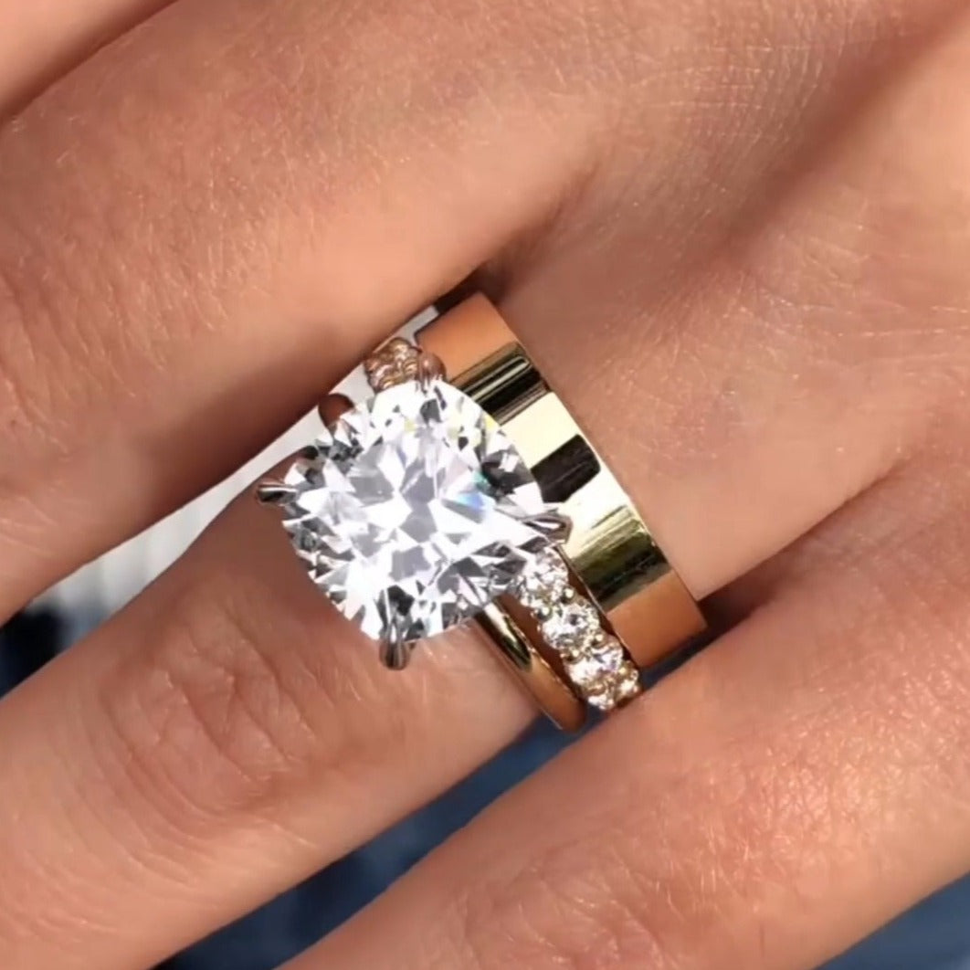 Elisa – Anello di cristallo con pietra unica.