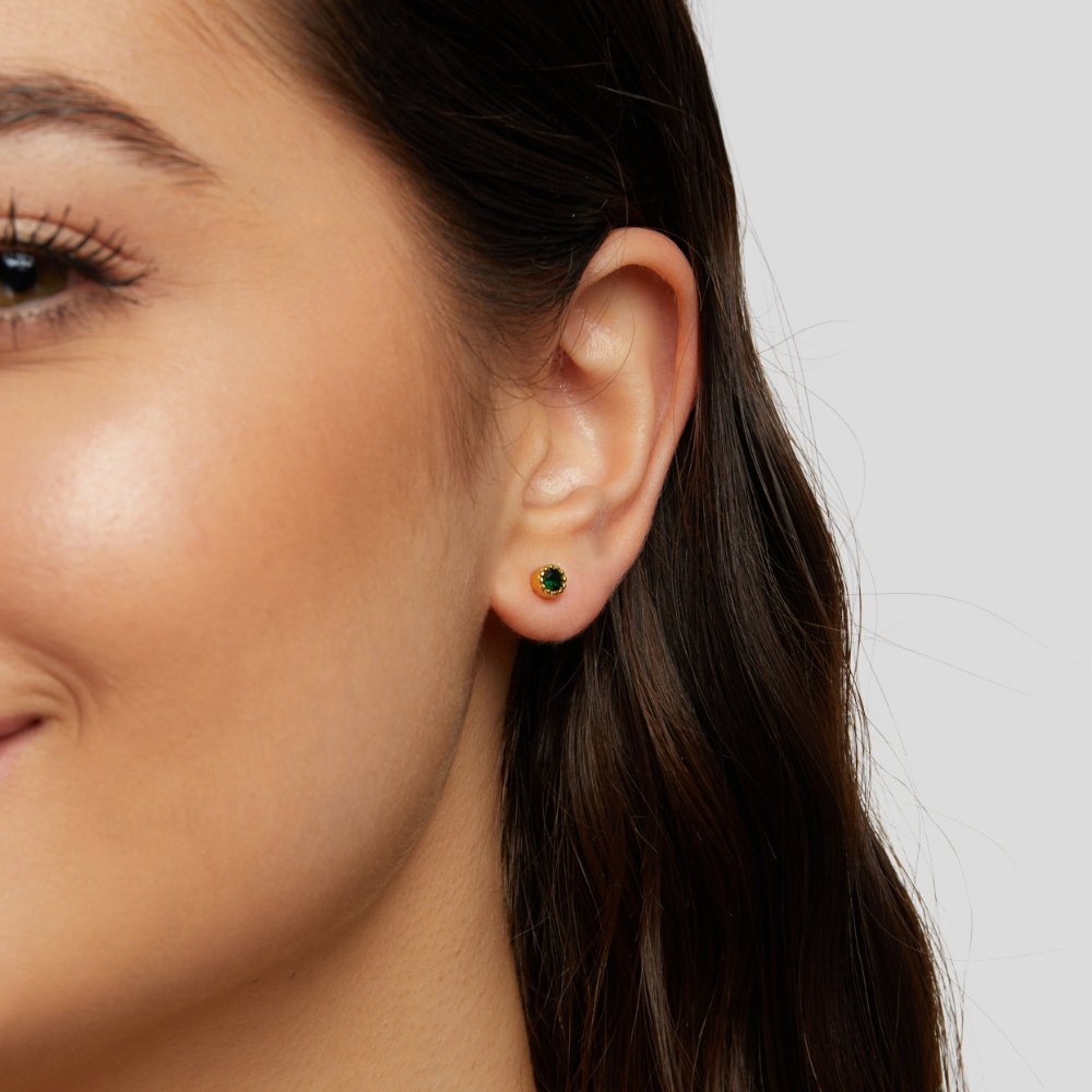 Viktorie – orecchini in oro con pietra verde.