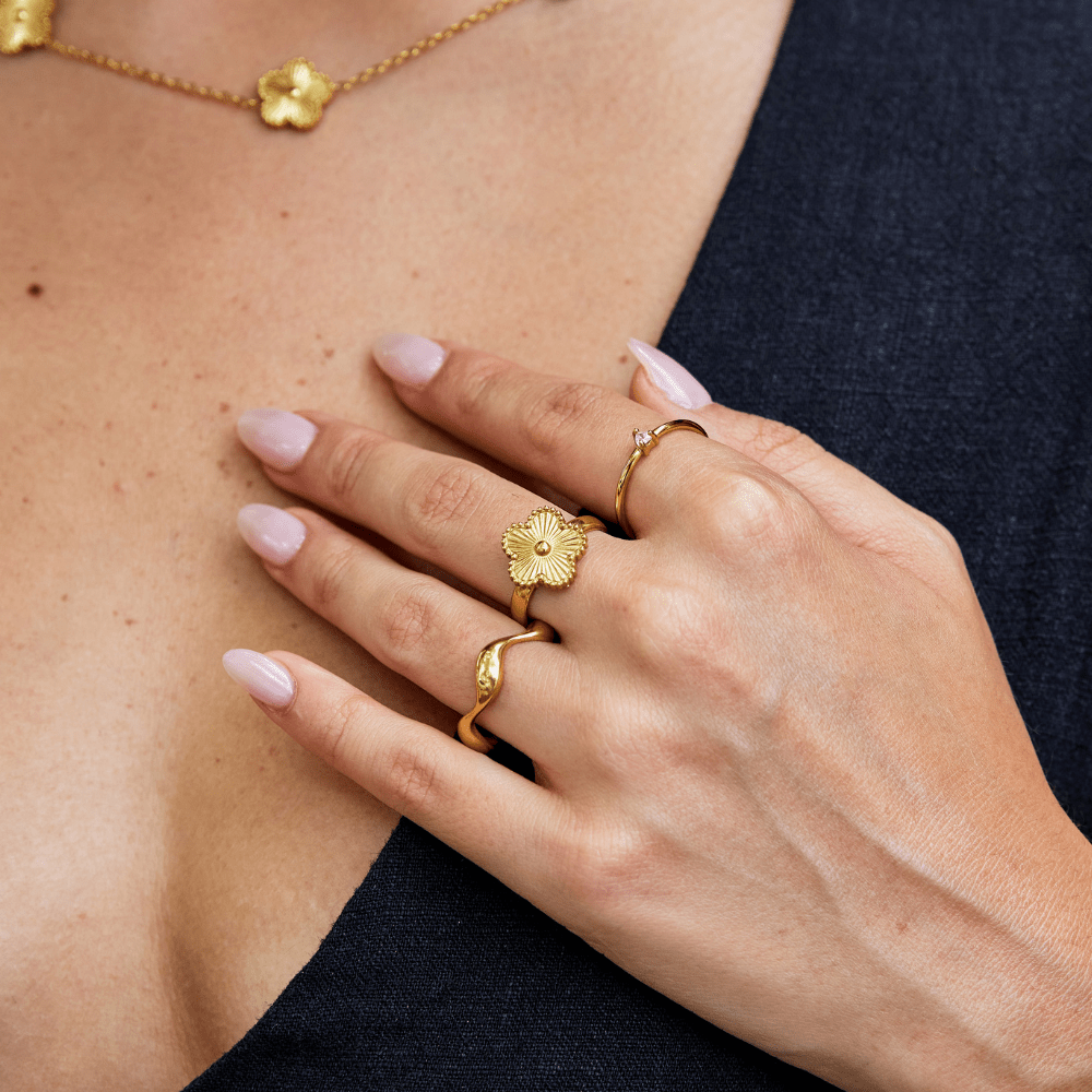 Anello d'oro trifoglio