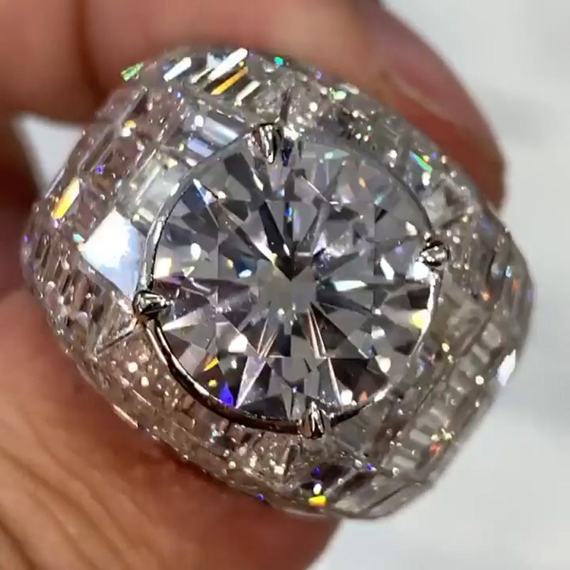 Anna-Lena – Anello con diamante in argento a taglio rotondo.